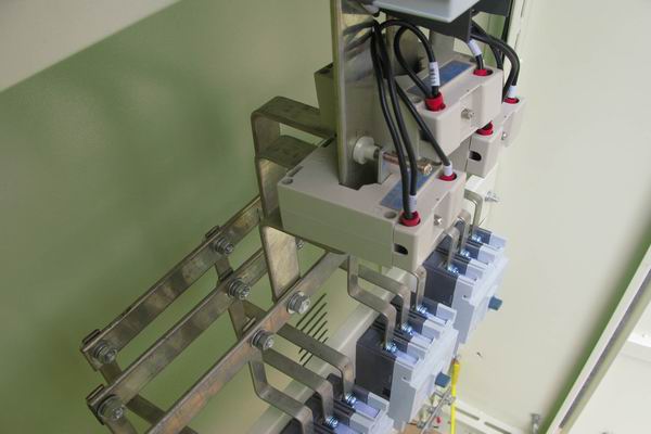 龙陵配电柜-应急照明配电柜使用对工作人员的具